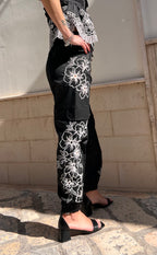 PANTALONE CON RICAMI FLOREALI E TASCONI – FRACOMINA