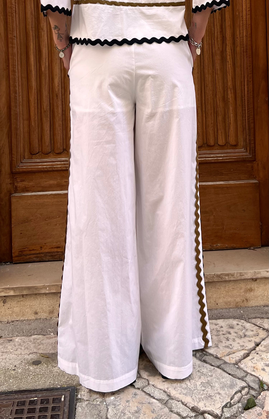 PANTALONE CON DETTAGLI RICAMATI A CONTRASTO – FRACOMINA