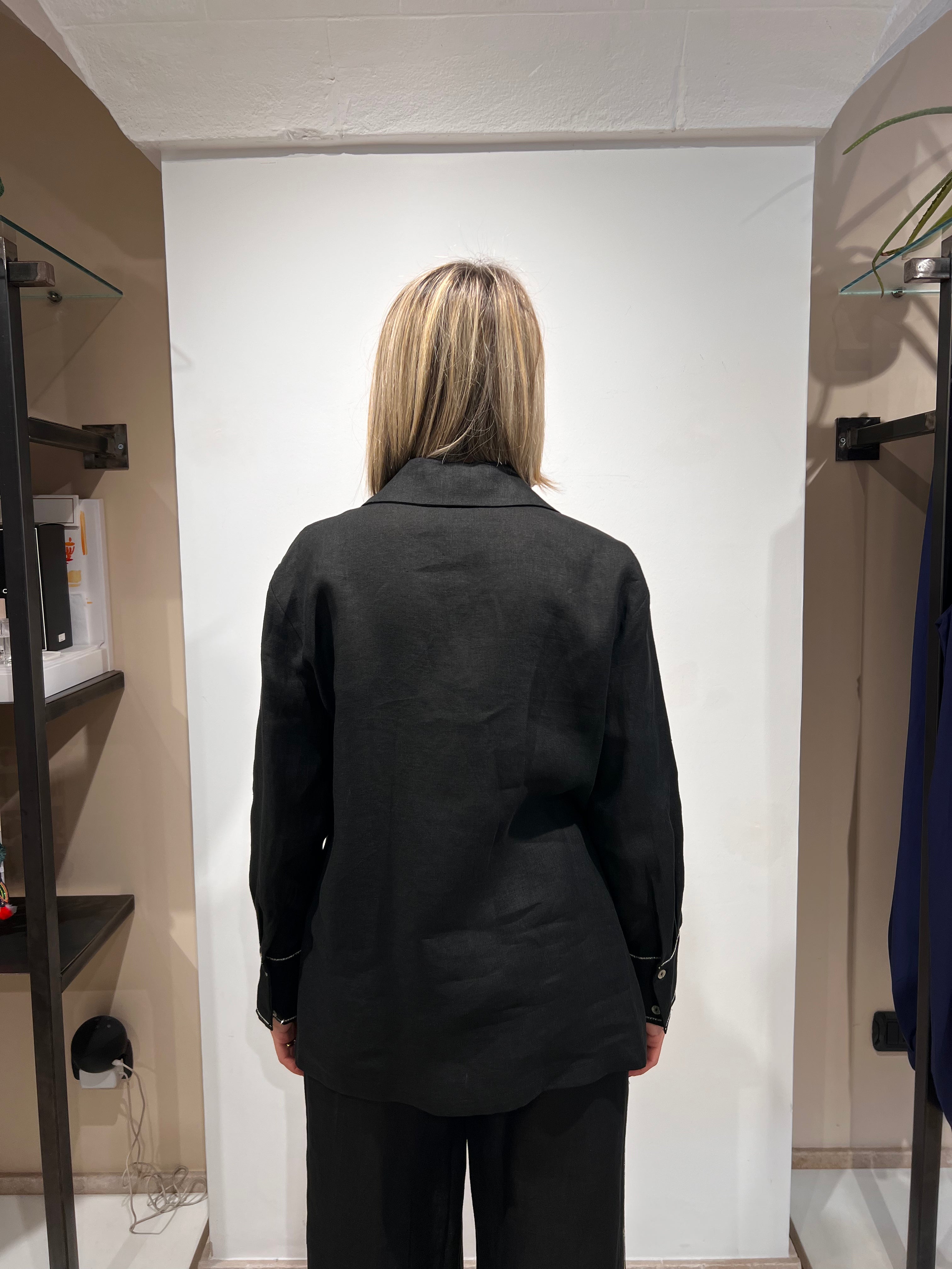 CAMICIA IN PURO LINO CON DETTAGLI ARGENTO