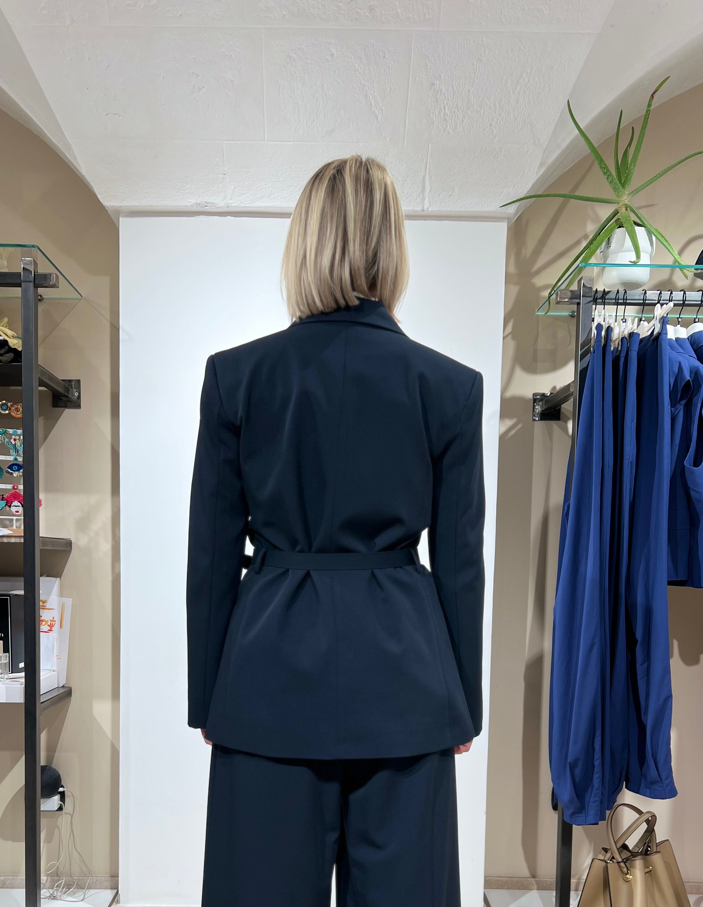 BLAZER IRIS CON CINTA TONO SU TONO