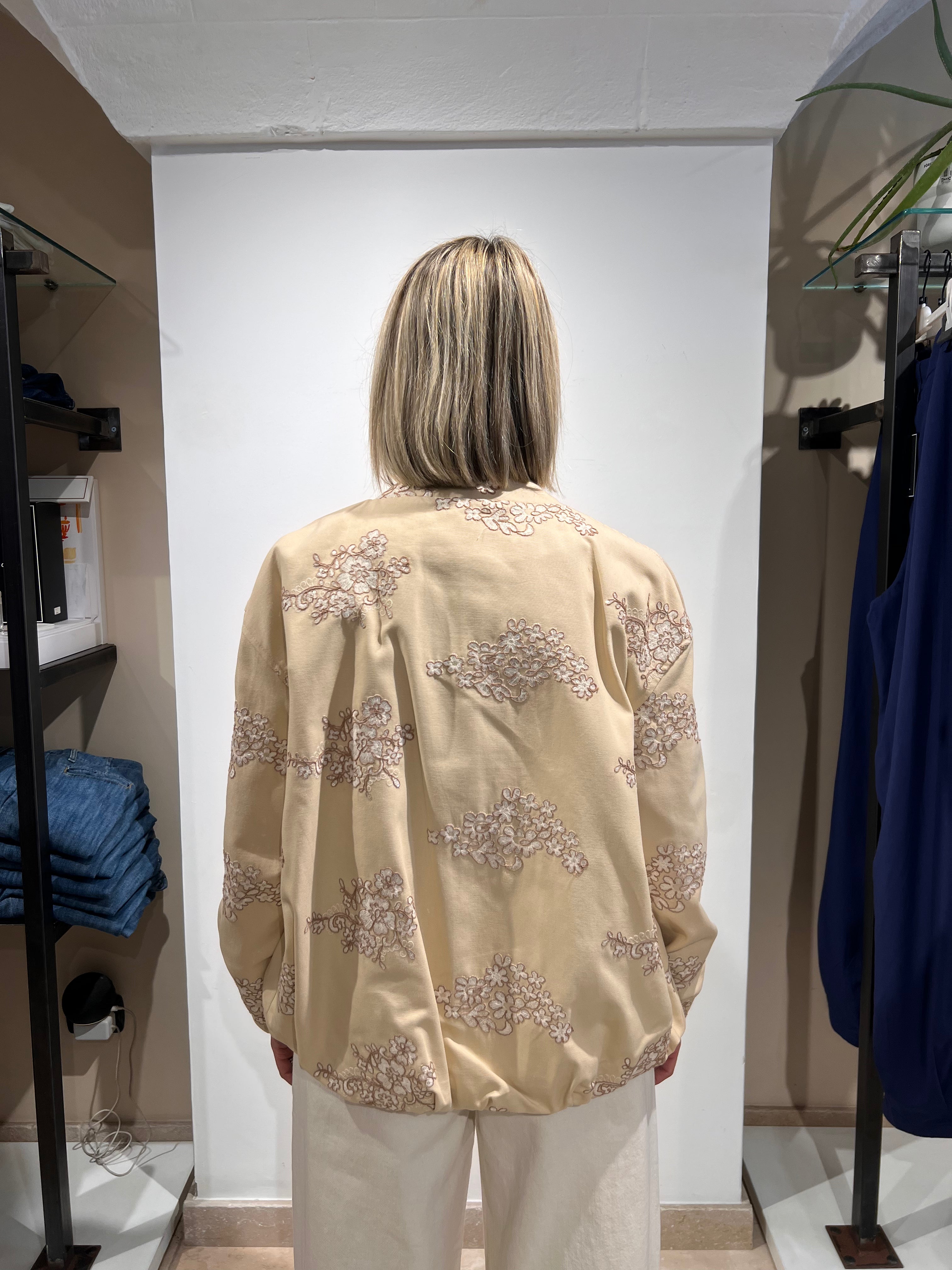 BOMBER CON RICAMI FLOREALI E PAILLETTES