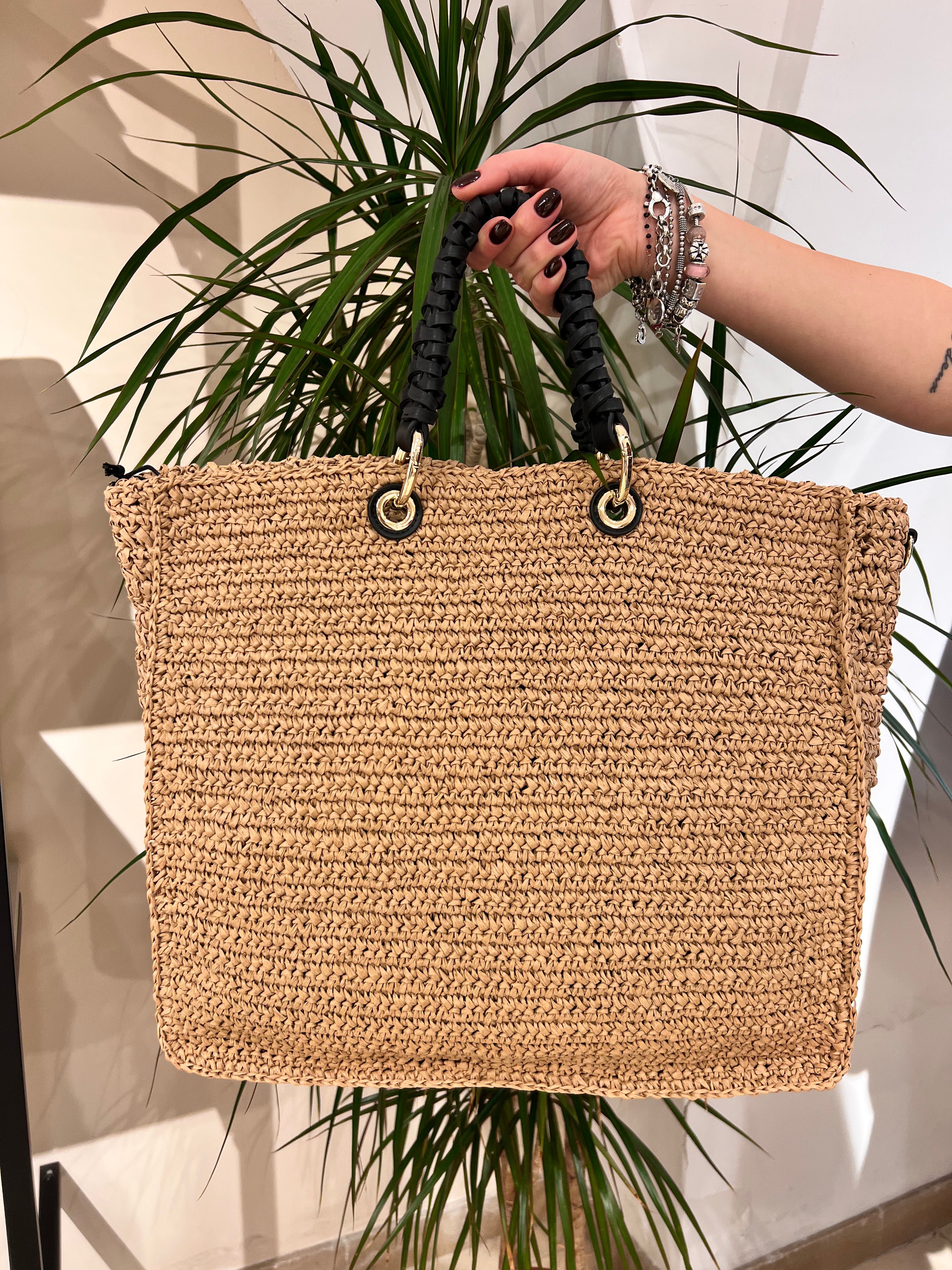 TOTE IN RAFIA NATURALE CON MANICI NERI – ERMANNO FIRENZE