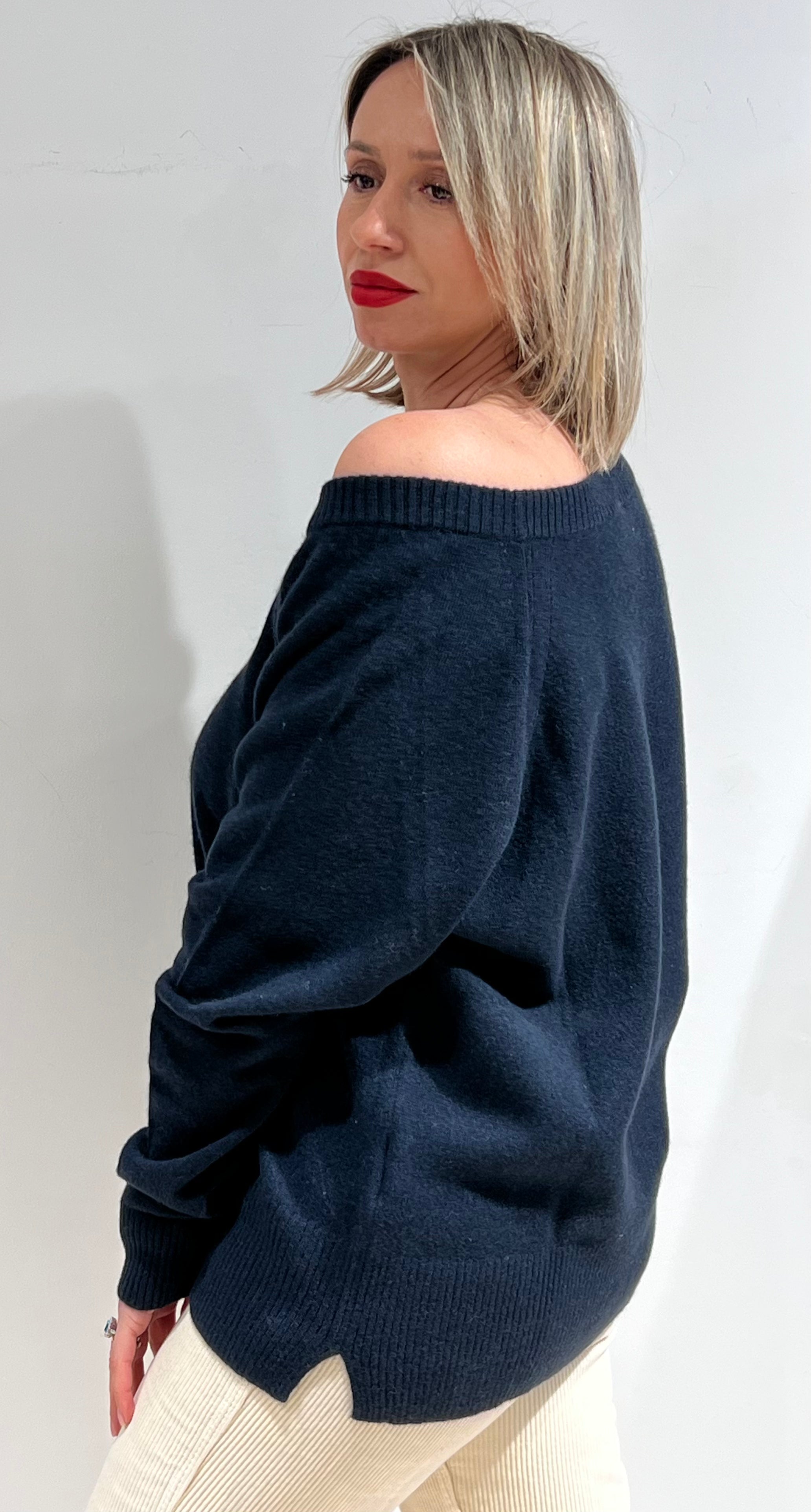 MAGLIA GIROCOLLO 100% CASHMERE – VESTIBILITÀ COMODA CON SPACCHI LATERALI
