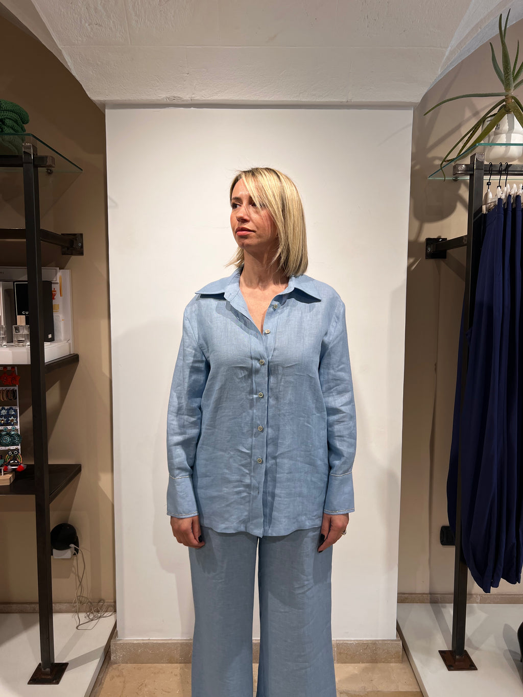 CAMICIA IN PURO LINO CON DETTAGLI ARGENTO