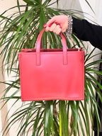 BORSA MARC ELLIS IN GOMMA LUCIDA QUADRATA CON TRACOLLA