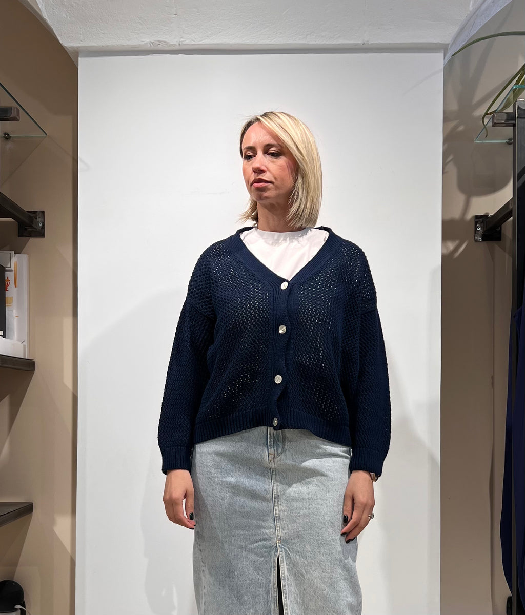 CARDIGAN IN MAGLIA TRAFORATA CON BOTTONI