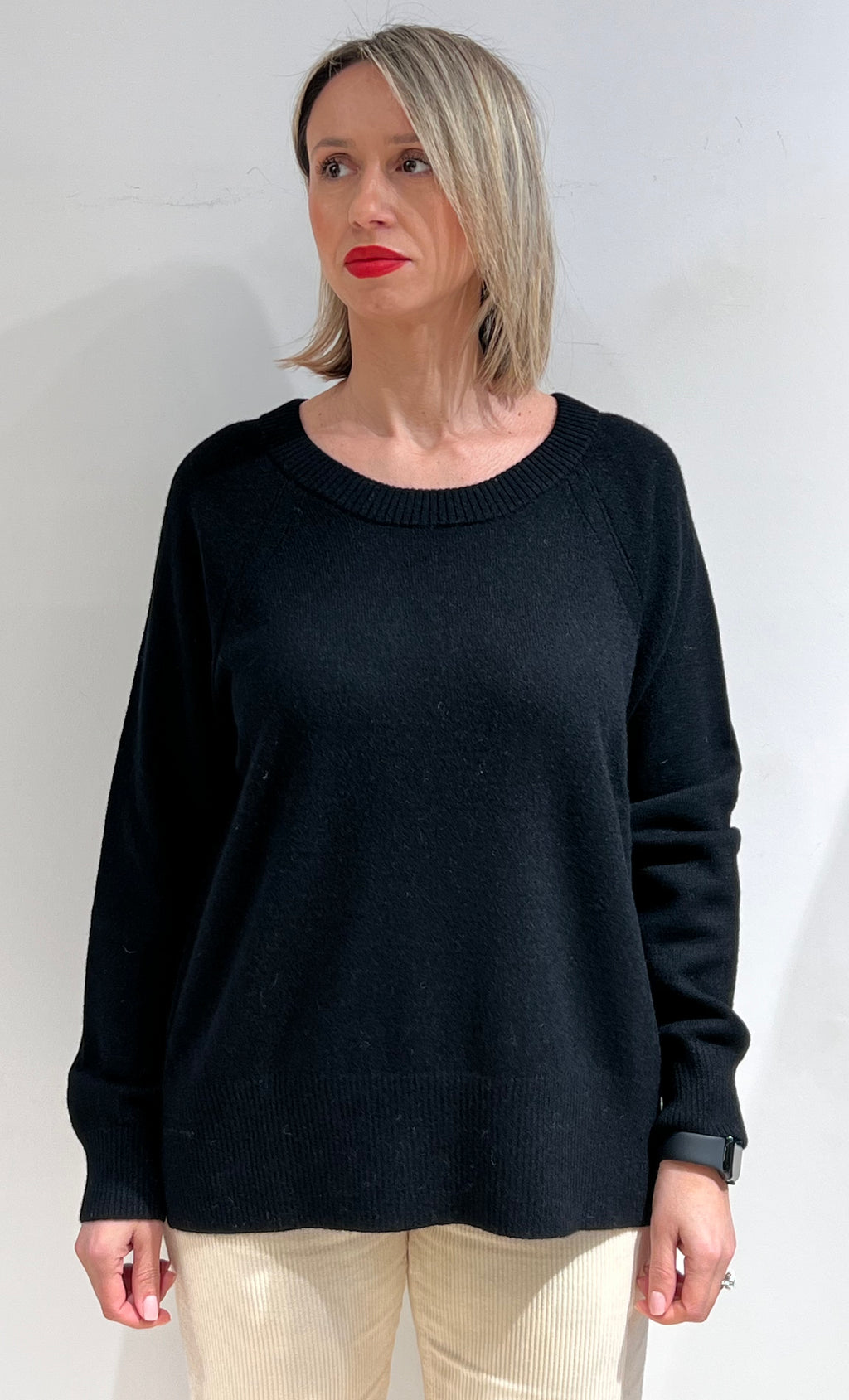 MAGLIA GIROCOLLO 100% CASHMERE – VESTIBILITÀ COMODA CON SPACCHI LATERALI