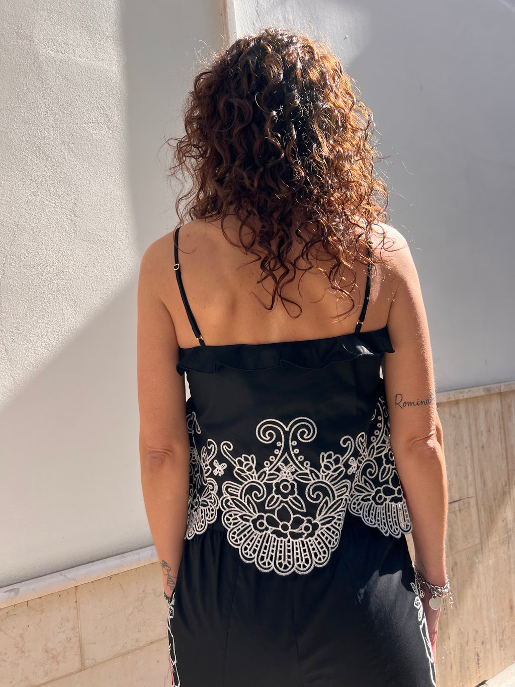 TOP CON FONDO RICAMI FLOREALI – FRACOMINA