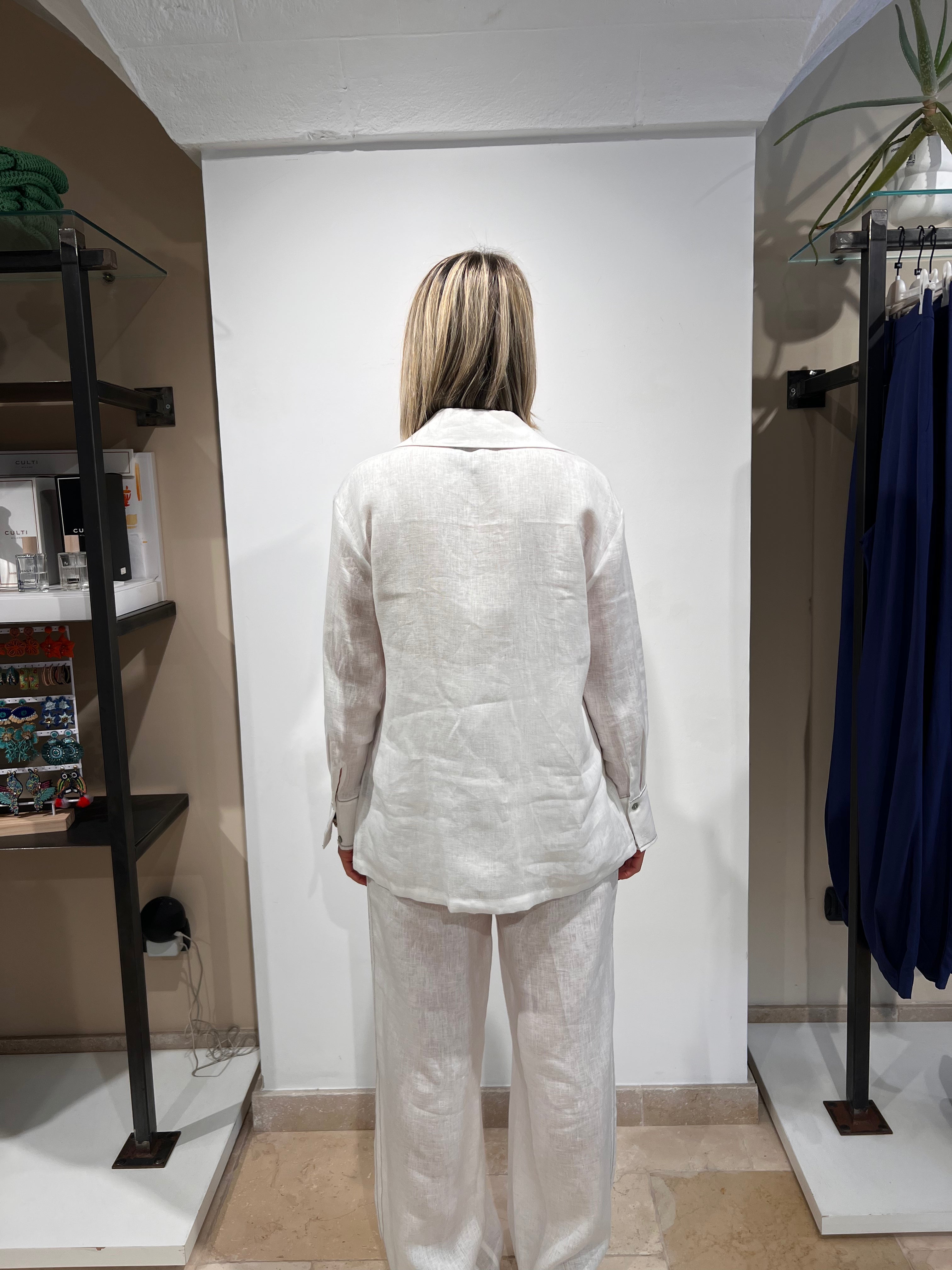 CAMICIA IN PURO LINO CON DETTAGLI ARGENTO