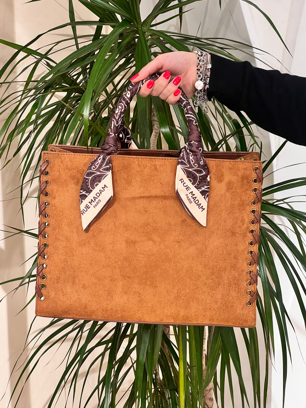 BORSA RUE MADAME IN ECO CAMOSCIO CON FULARD AL MANICO