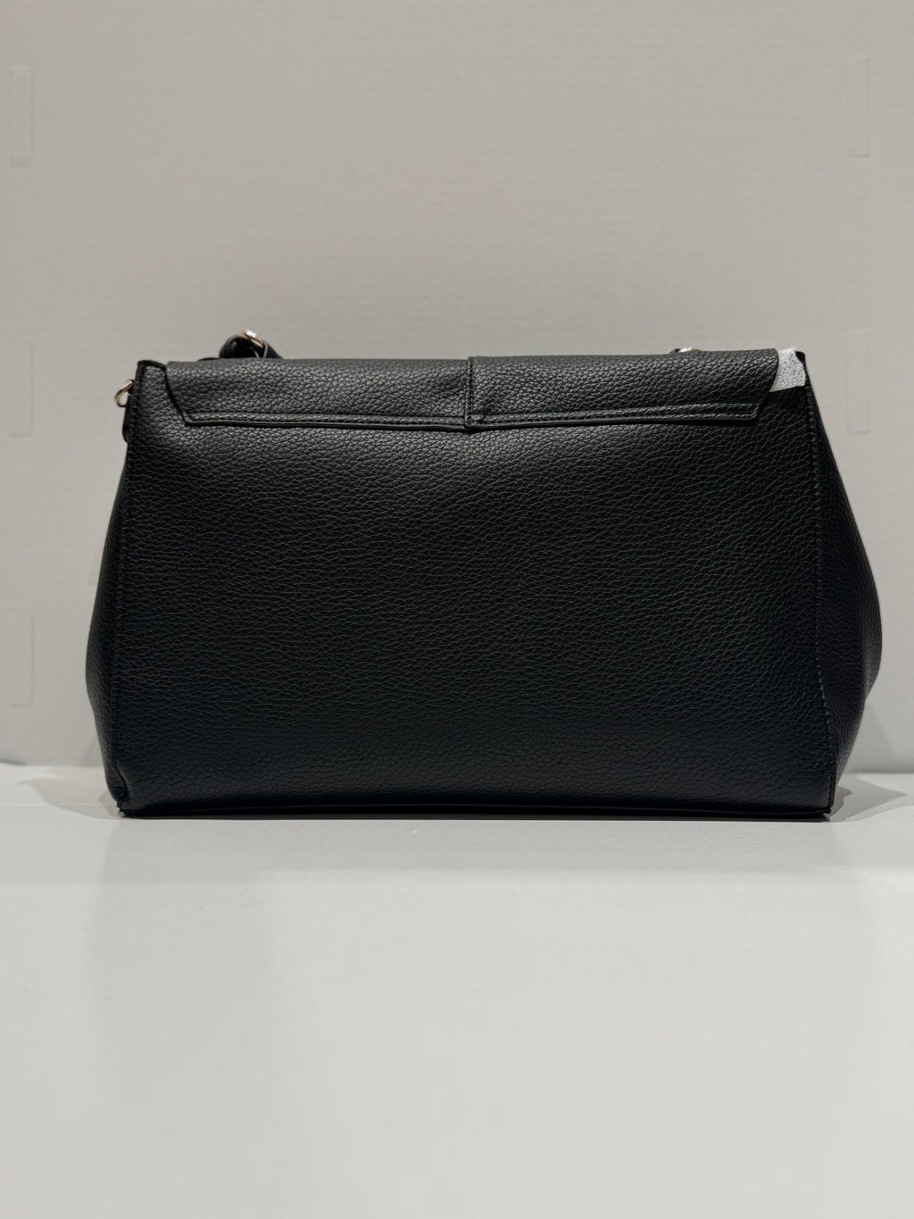 BORSA ERMANNO SCERVINO IN ECO PELLE MARTELLATA NERA LARGE CON INTRECCI E DETTAGLI ORO