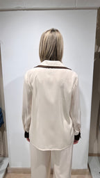 CAMICIA SATINATA CON DETTAGLI A CONTRASTO