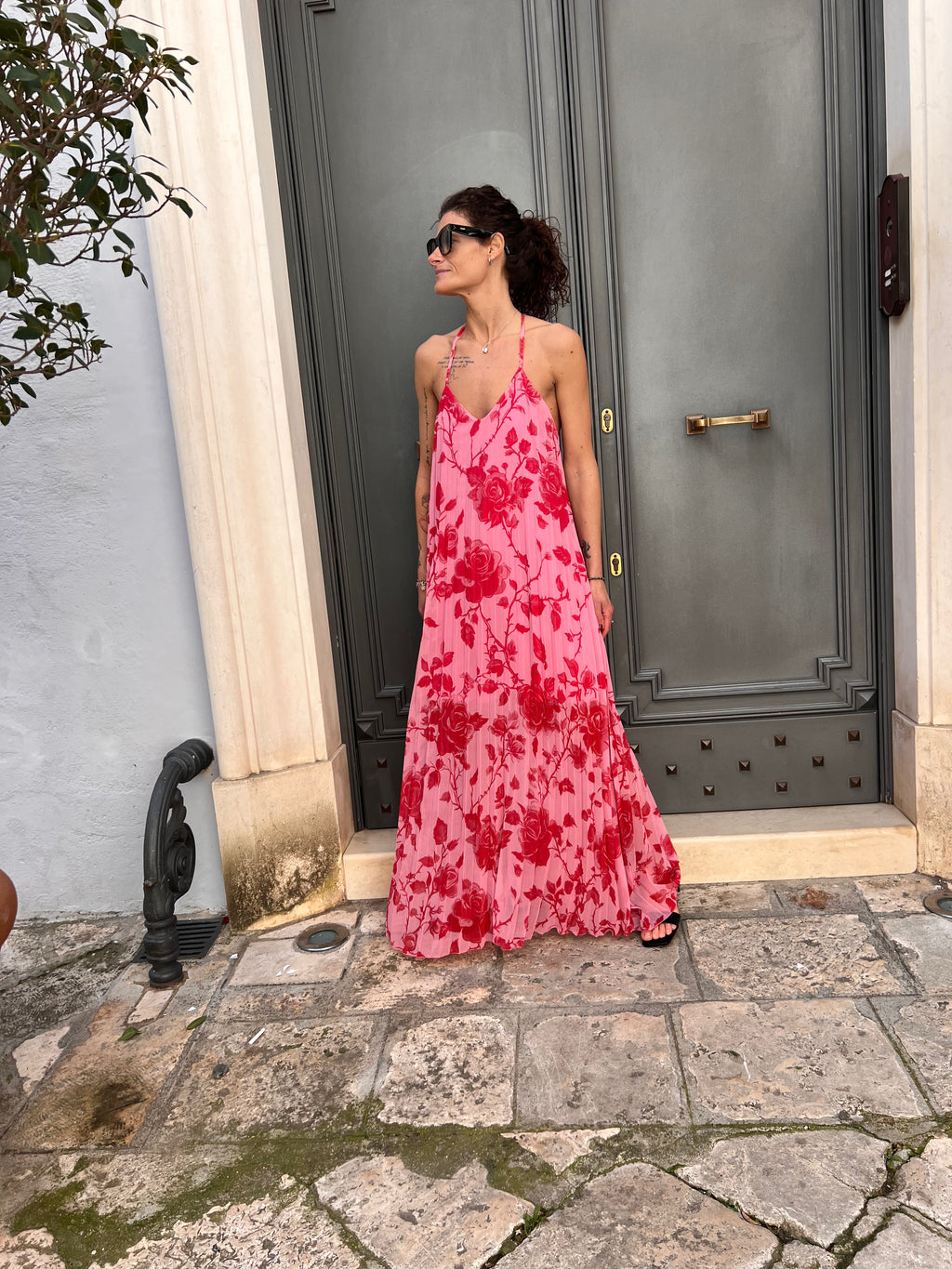 ABITO LUNGO FANTASIA FIORI CON BRETTELLE PLISSÉ – FRACOMINA