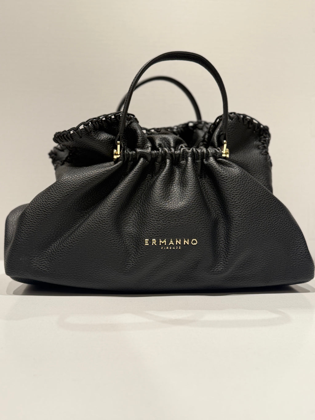 BORSA ERMANNO SCERVINO FIRENZE IN ECO PELLE NERA CON DETTAGLI INTRECCIATI