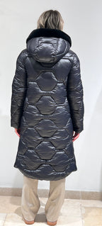 PIUMINO LUNGO CON ZIP LATERALI E CAPPUCCIO CON PELLICCIA