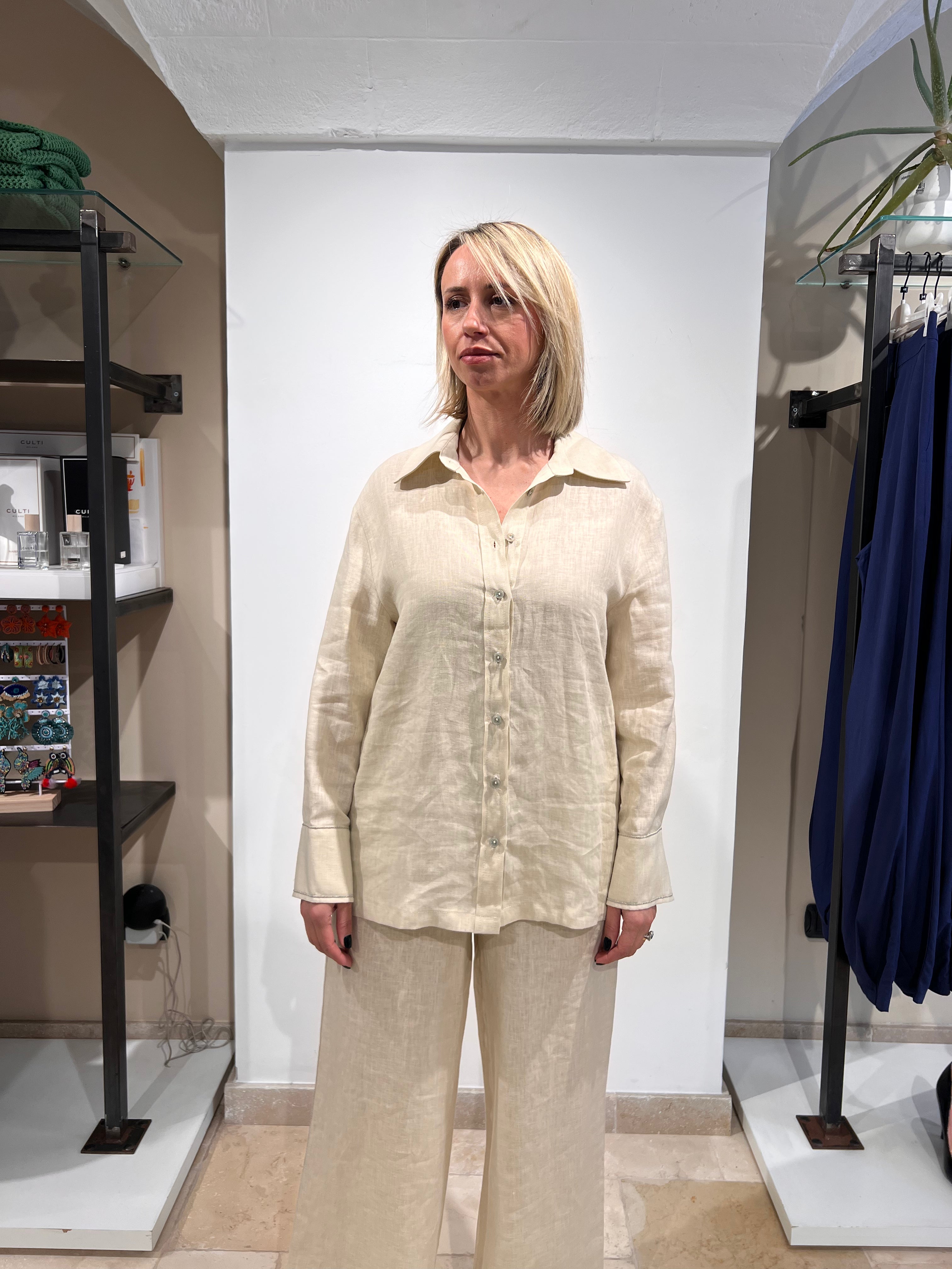 CAMICIA IN PURO LINO CON DETTAGLI ARGENTO