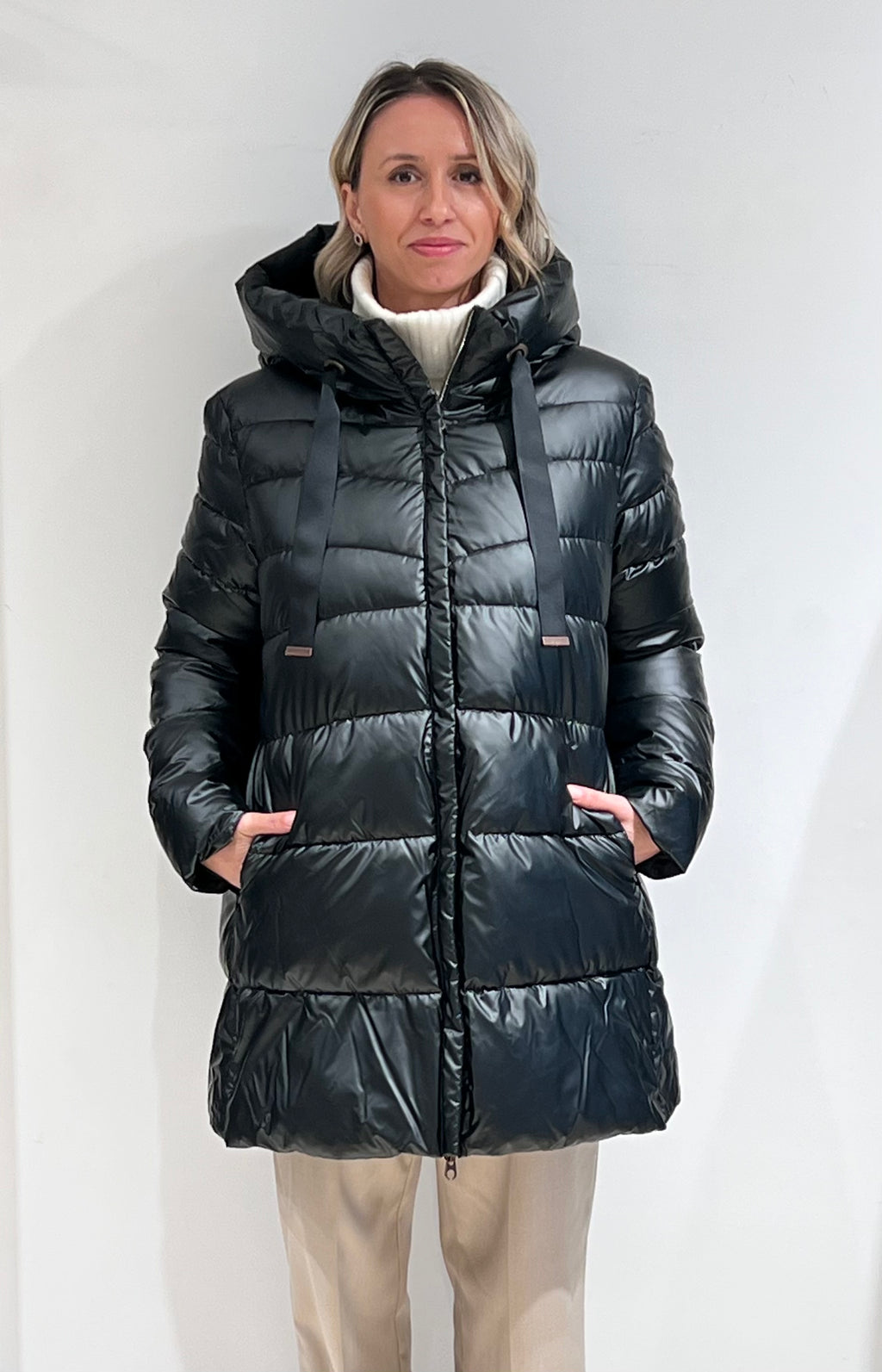 PIUMINO DONNA PLAZA LUNGO – CON CAPPUCCIO, SUPER CALDO E LEGGERO NERO