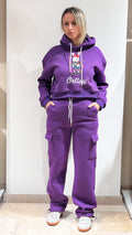 TUTA DONNA FELPATA PLAZA CON FELPA CROPPED E PANTALONE CARGO VIOLA