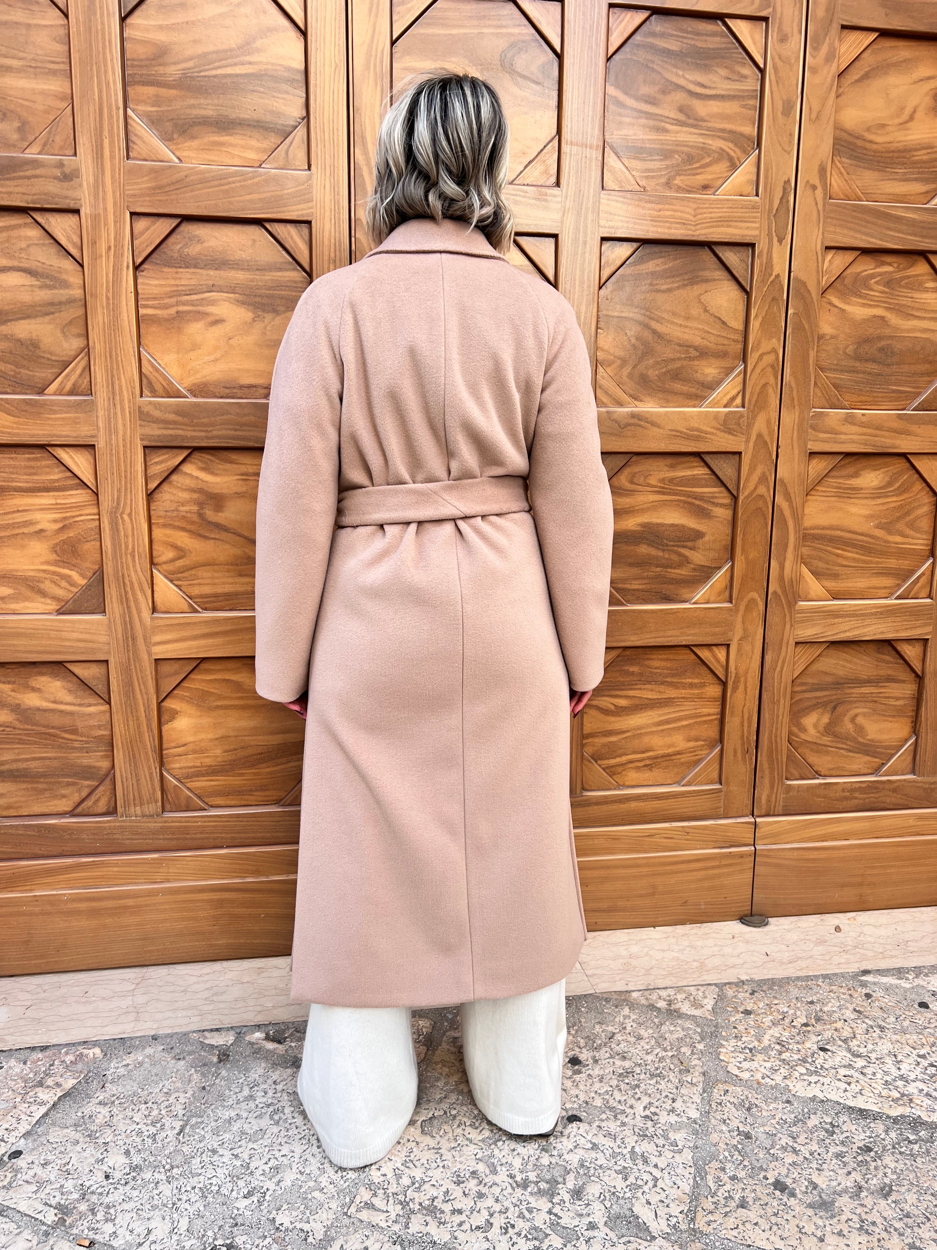 CAPPOTTO ACCAPPATOIO -TAGLIO LUNGO,DESIGN ELEGANTE,COLORE CAMMELLO