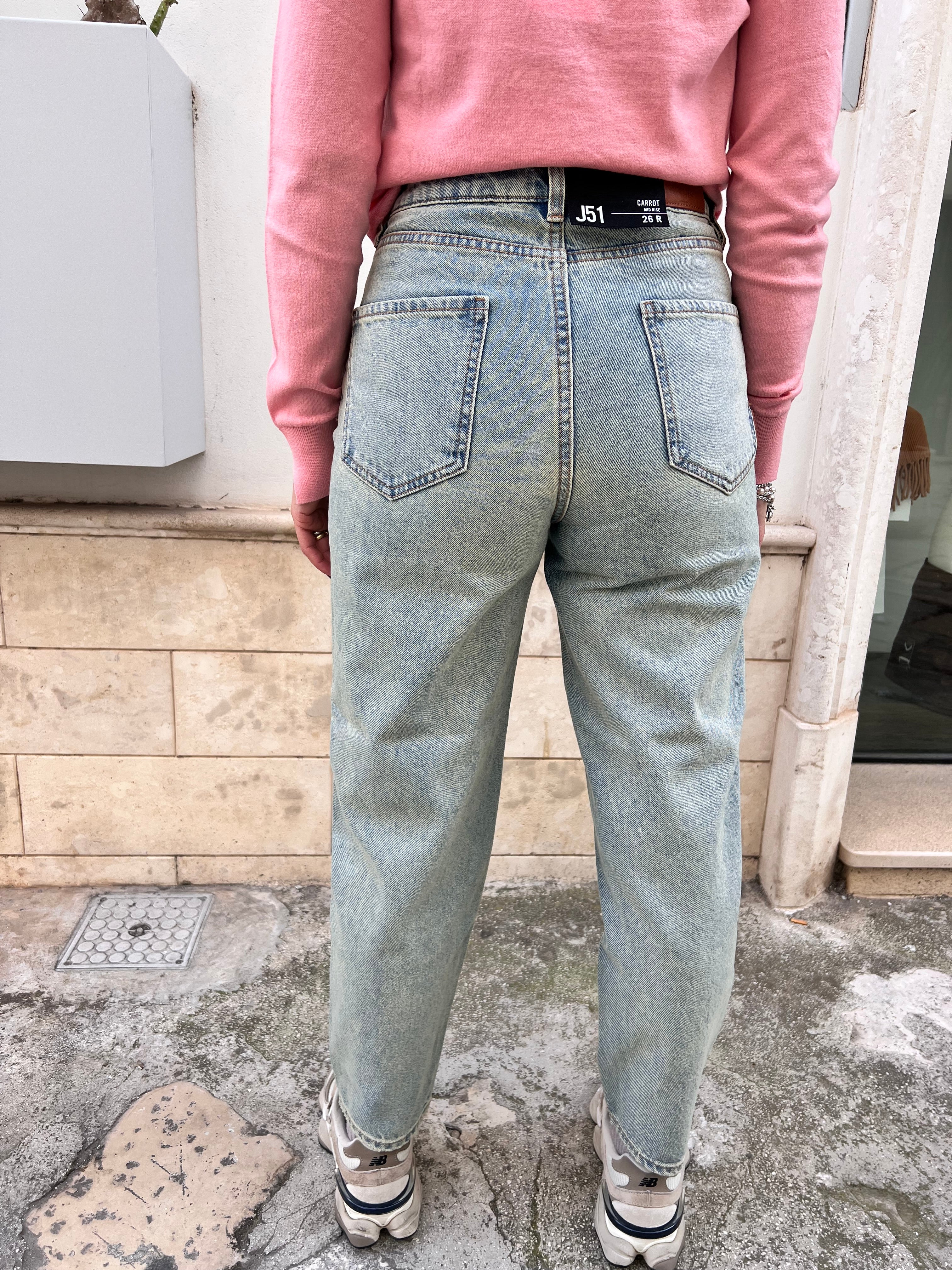 JEANS DONNA ARMANI EXCHANGE J51 – CARROT FIT, VITA ALTA, LAVAGGIO CHIARO