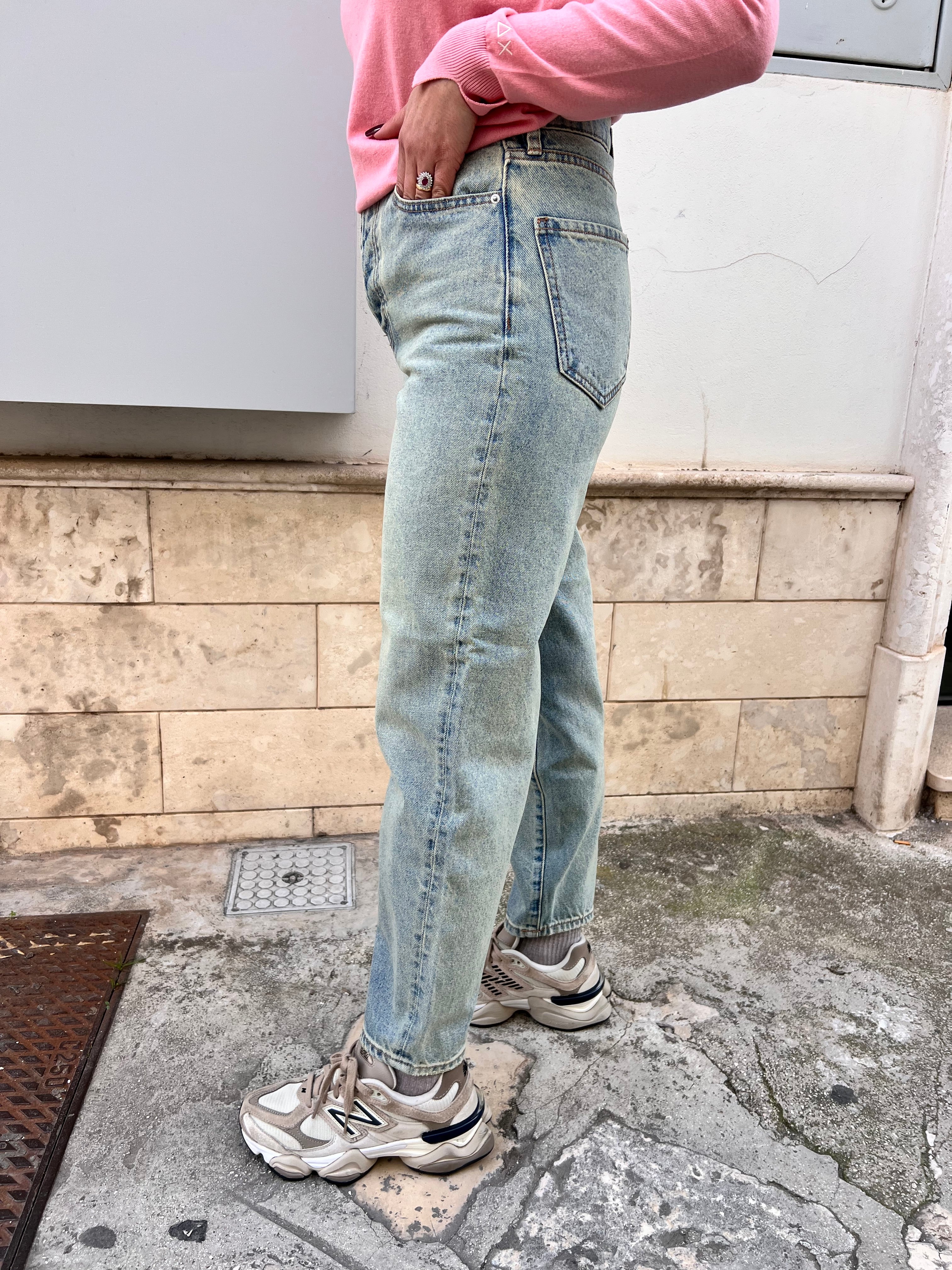 JEANS DONNA ARMANI EXCHANGE J51 – CARROT FIT, VITA ALTA, LAVAGGIO CHIARO