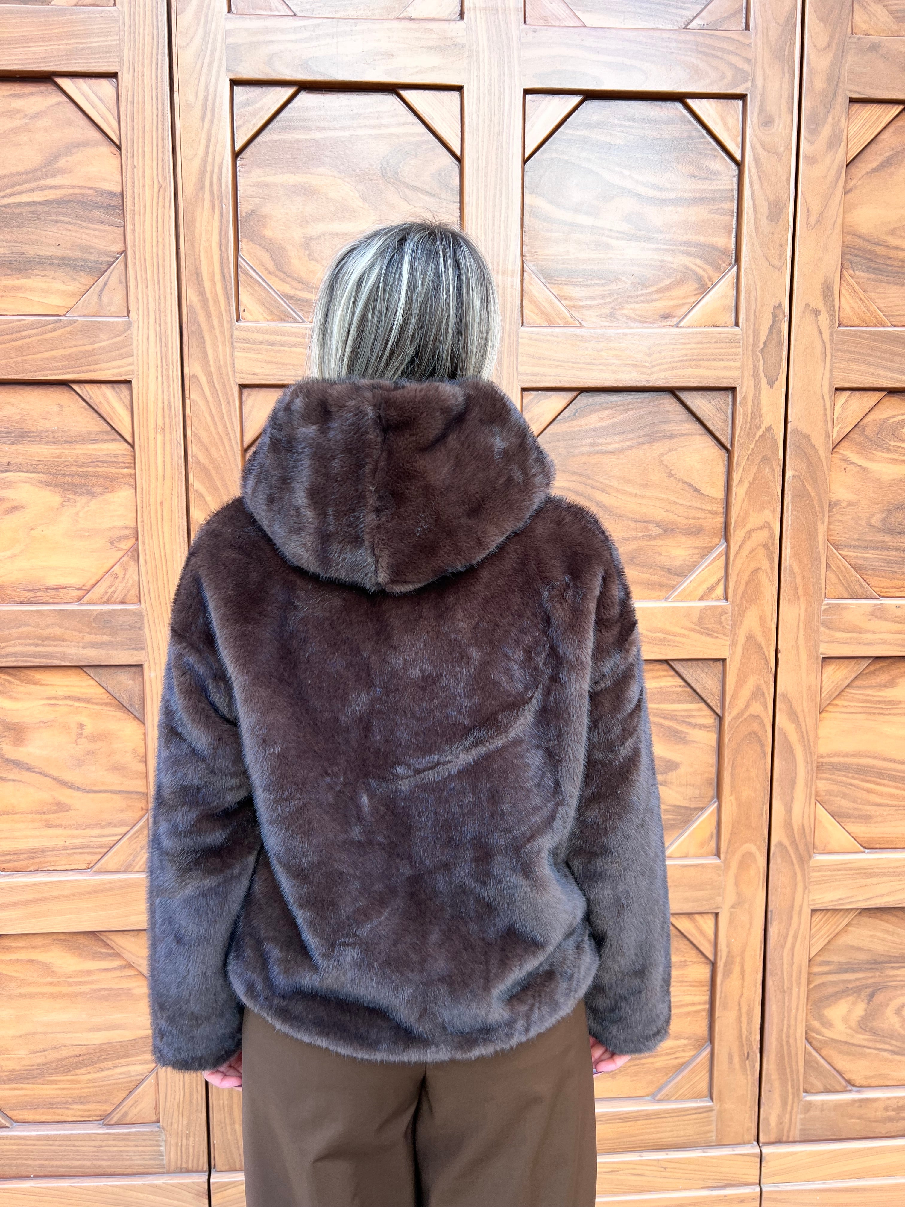 ECO PELLICCIA MORBIDA CON CAPPUCCIO CALDA INVERNALE MODELLO CORTO MARRONE