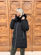 PIUMINO DONNA LUNGO NERO CON MAXI COLLO ECO-PELLICCIA E CAPPUCCIO CALDO ELEGANTE INVERNALE