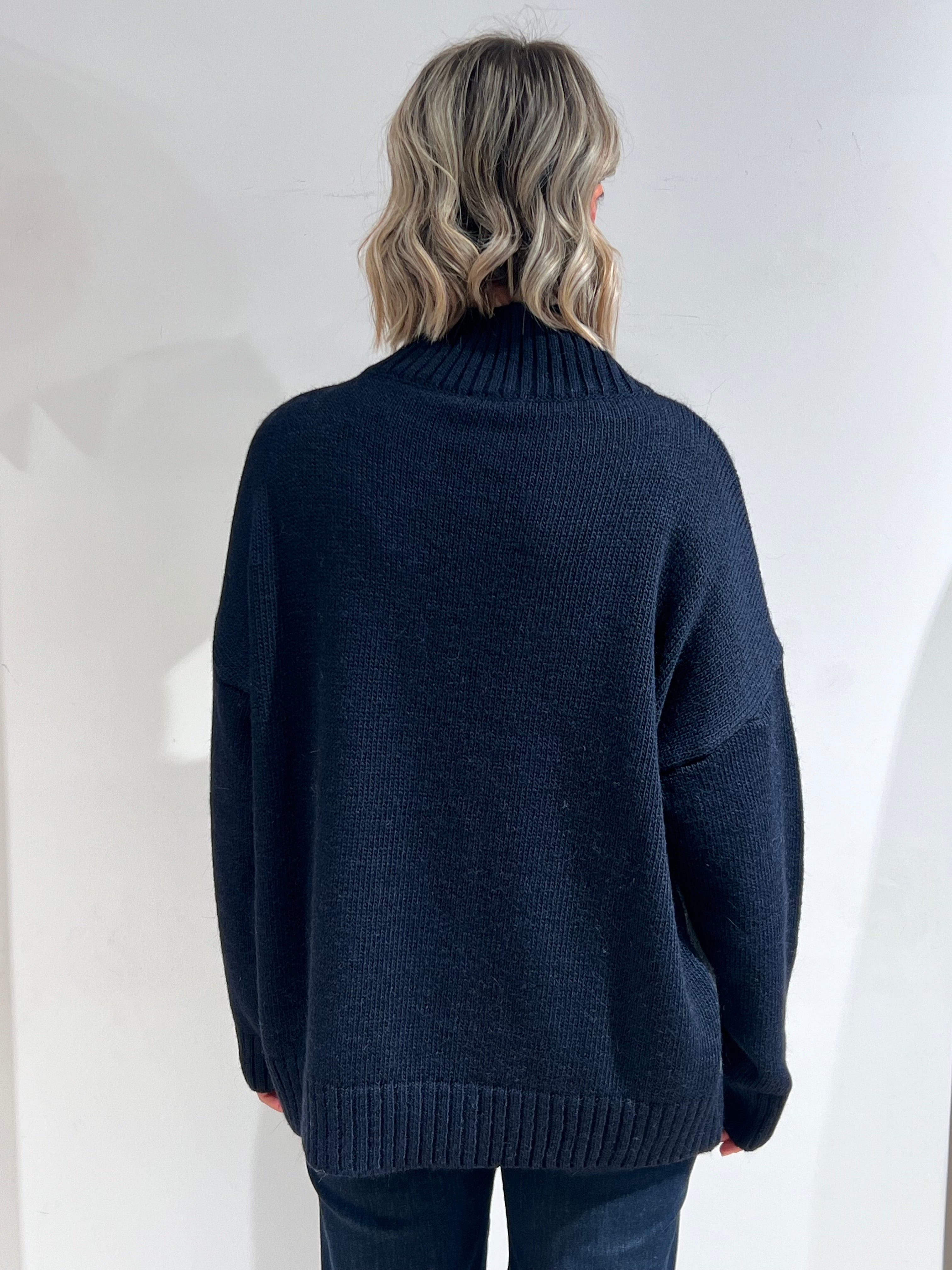 MAGLIA DONNA A ROMBI CON COLLO ALTO – MAGLIONE INVERNALE ELEGANTE BLU NAVY