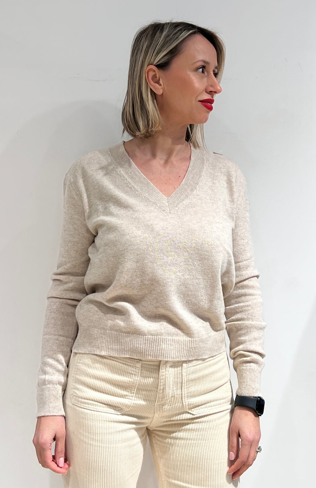 MAGLIA DONNA SCOLLO A V IN MISTO LANA, VISCOSA E CASHMERE  PANNA