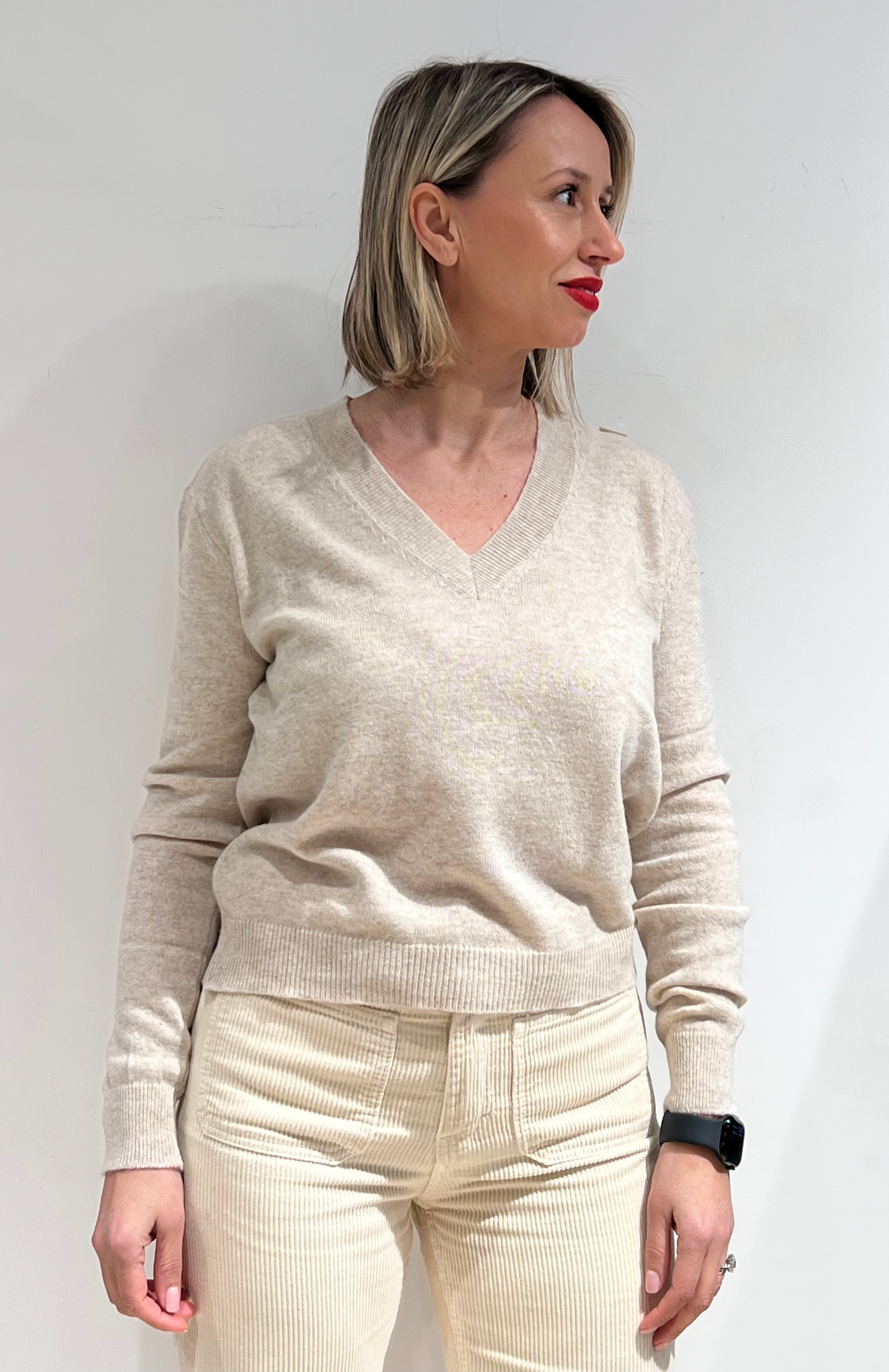 MAGLIA DONNA SCOLLO A V IN MISTO LANA, VISCOSA E CASHMERE  PANNA