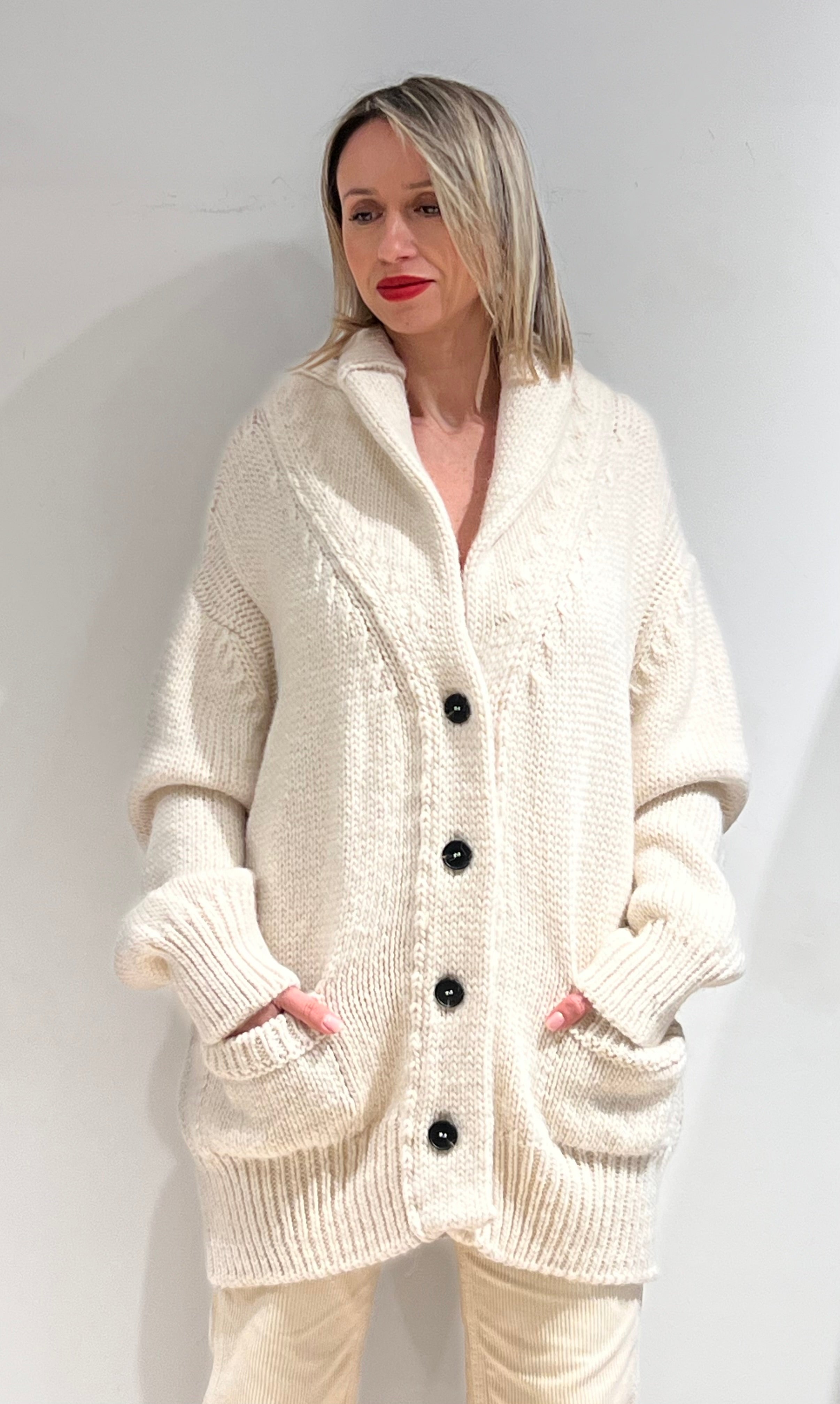 CARDIGAN DONNA LUNGO IN MAGLIA CON COLLO AVVOLGENTE BIANCO